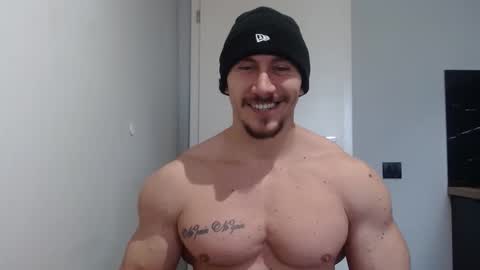 Snapshot of angelofit chatting on February 7, 10:19 am  ------- SEX SHOW WITH GUYS AND GIRLS  MUSCLE SHOW online show from February 7, 10:19 am