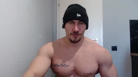 Snapshot of angelofit chatting on February 12, 11:18 am  ------- SEX SHOW WITH GUYS AND GIRLS  MUSCLE SHOW online show from February 12, 11:18 am
