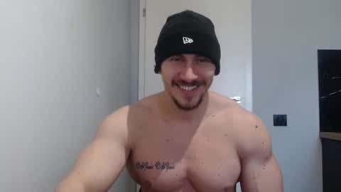 Snapshot of angelofit chatting on February 11, 9:20 am  ------- SEX SHOW WITH GUYS AND GIRLS  MUSCLE SHOW online show from February 11, 9:20 am