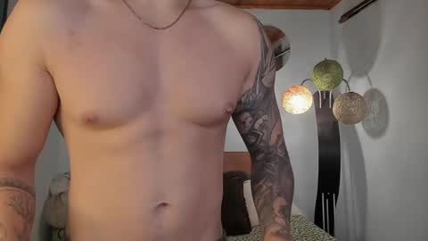 Snapshot of angelx_fox chatting on January 7, 10:16 am Angel Fox online show from January 7, 10:16 am