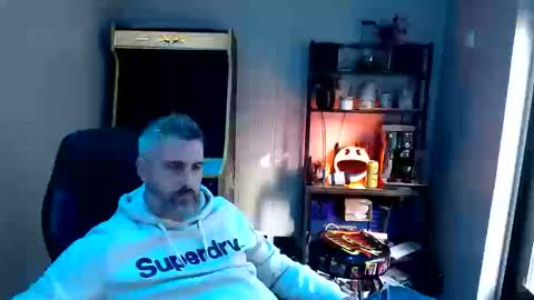 anonymousblokeuk online show from September 22, 8:25 am