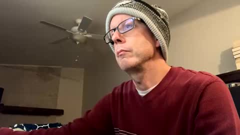 anonymousfrederick76 online show from December 3, 11:13 pm