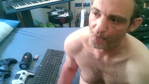 Snapshot of anssyboy696 chatting on January 24, 3:22 am anssyboy696 online show from January 24, 3:22 am