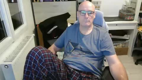 Snapshot of antares590 chatting on February 16, 6:32 pm antares590 online show from February 16, 6:32 pm