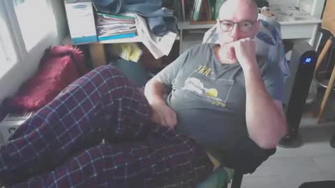 Snapshot of antares590 chatting on March 12, 2:23 pm antares590 online show from March 12, 2:23 pm