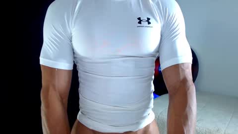 Snapshot of antonywebb94 chatting on September 17, 5:03 pm Instagram miguelangel1802  online show from September 17, 5:03 pm