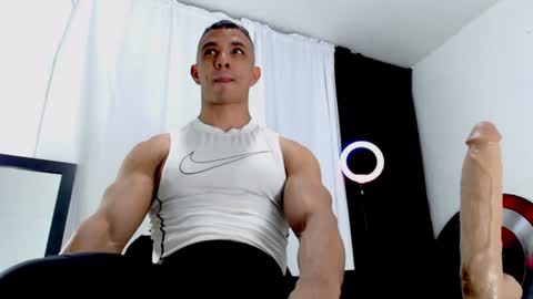 Instagram miguelangel1802  online show from June 22, 3:36 am