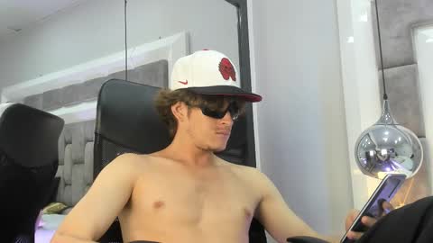 Snapshot of antthony_kings chatting on October 20, 9:51 pm Anthony King online show from October 20, 9:51 pm