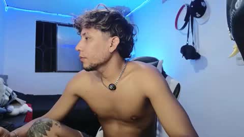 AnuarDHM online show from December 19, 2:08 am