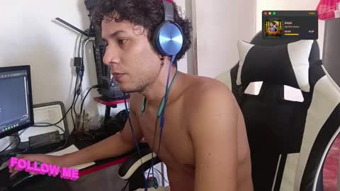 Snapshot of anuardhm chatting on November 1, 4:33 pm AnuarDHM online show from November 1, 4:33 pm