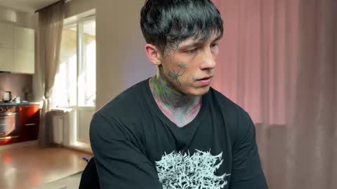 Tom online show from March 7, 9:18 am