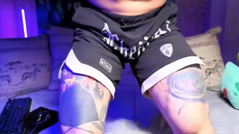 Tom online show from December 4, 3:41 pm