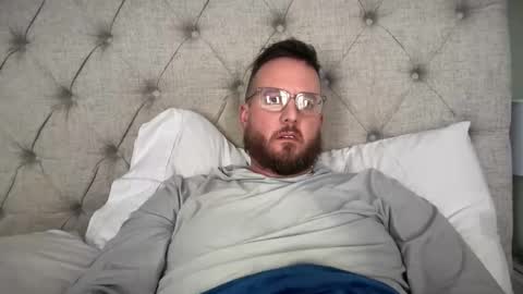 aplacetorest online show from February 25, 7:59 pm