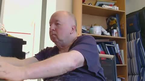 arcticman44 online show from February 11, 11:54 am