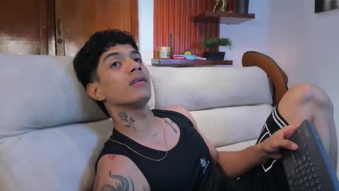 Snapshot of aress444 chatting on September 10, 3:05 am aress444 online show from September 10, 3:05 am