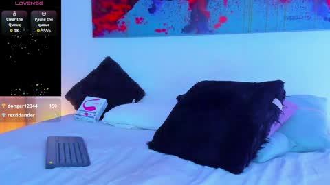 Snapshot of arminjones1 chatting on December 12, 3:43 am   online show from December 12, 3:43 am