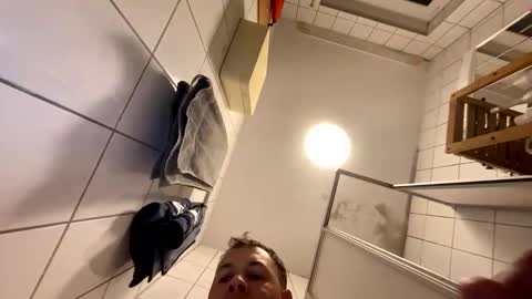 Snapshot of armyskater32 chatting on September 10, 10:47 am armyskater32 online show from September 10, 10:47 am