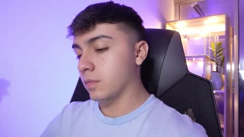 aron__cooper online show from December 2, 12:14 am