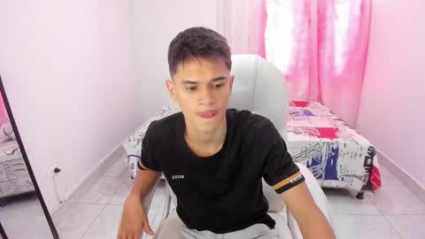 Aaron online show from September 23, 7:46 pm