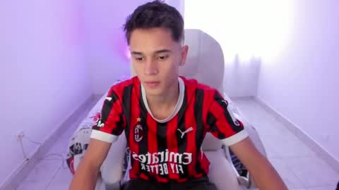 Aaron online show from September 19, 7:13 pm