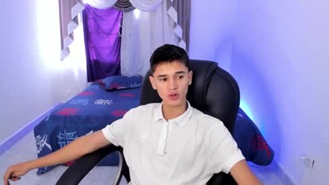 Aaron online show from October 6, 7:51 pm