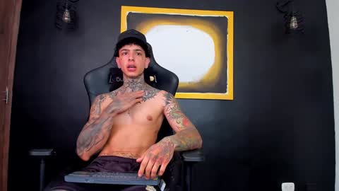 Snapshot of aron_ford chatting on December 6, 2:38 pm Aron ford online show from December 6, 2:38 pm