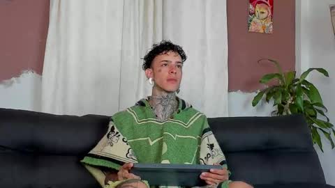 Snapshot of aron_ford chatting on October 25, 11:45 am Aron ford online show from October 25, 11:45 am