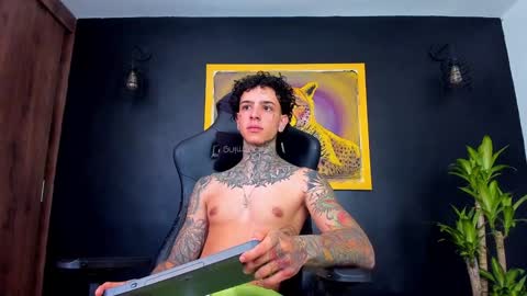 Snapshot of aron_ford chatting on January 5, 7:17 pm Aron ford online show from January 5, 7:17 pm