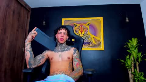 Snapshot of aron_ford chatting on January 9, 5:33 pm Aron ford online show from January 9, 5:33 pm