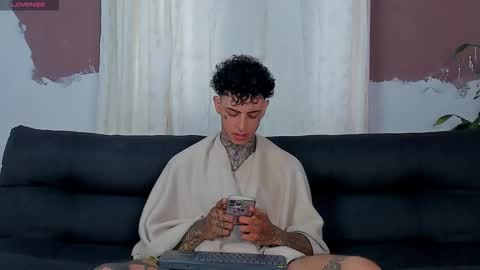 Snapshot of aron_ford chatting on October 11, 1:26 pm Aron ford online show from October 11, 1:26 pm