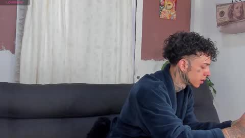 Snapshot of aron_ford chatting on October 16, 11:51 am Aron ford online show from October 16, 11:51 am