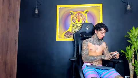 Snapshot of aron_ford chatting on January 11, 11:46 pm Aron ford online show from January 11, 11:46 pm