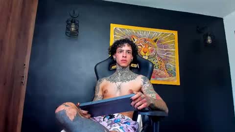 Snapshot of aron_ford chatting on March 8, 4:48 pm Aron ford online show from March 8, 4:48 pm