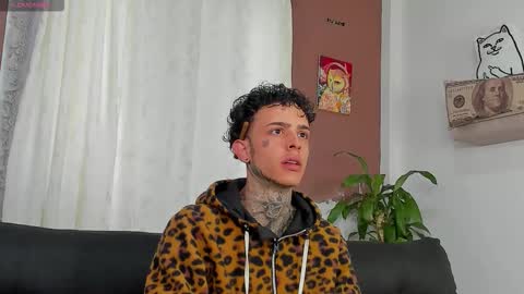 Snapshot of aron_ford chatting on October 18, 1:16 pm Aron ford online show from October 18, 1:16 pm