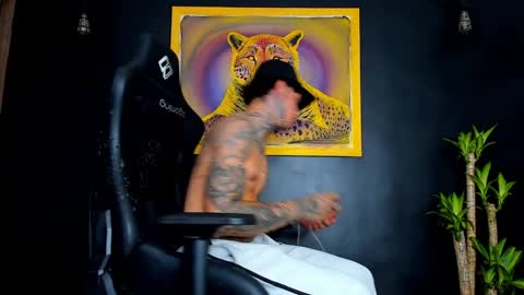 Snapshot of aron_ford chatting on December 16, 8:37 pm Aron ford online show from December 16, 8:37 pm