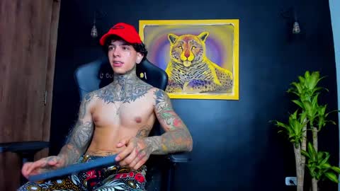 Snapshot of aron_ford chatting on January 10, 3:39 am Aron ford online show from January 10, 3:39 am