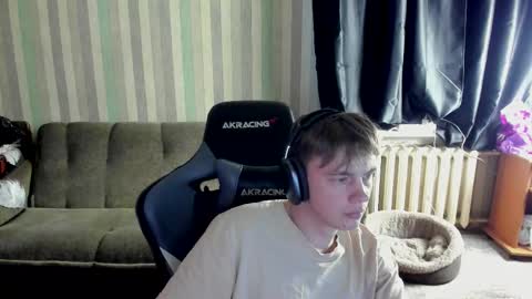 Snapshot of aron_neall chatting on October 18, 5:56 am biggest penis  online show from October 18, 5:56 am