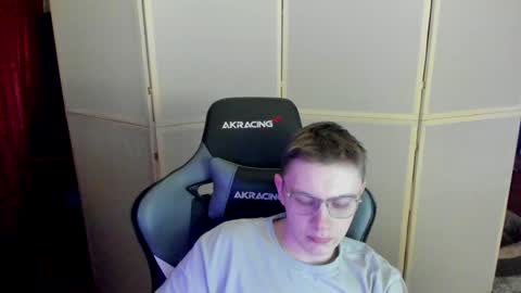 Snapshot of aron_neall chatting on December 2, 6:41 pm biggest penis  online show from December 2, 6:41 pm