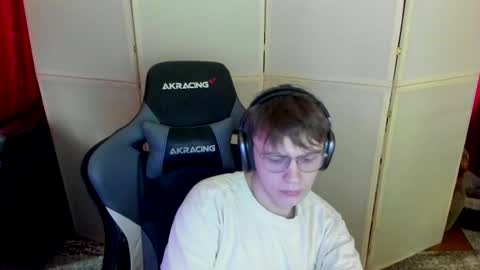 Snapshot of aron_neall chatting on March 11, 10:07 am biggest penis  online show from March 11, 10:07 am