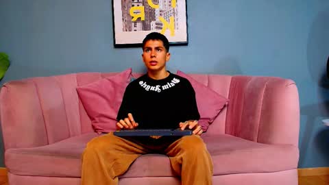 aron_pulse online show from March 16, 1:26 pm