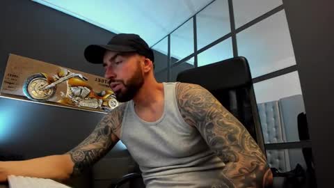 AronGrant online show from December 10, 9:23 am