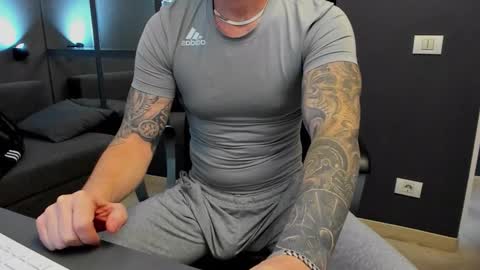 AronGrant online show from November 14, 11:44 am