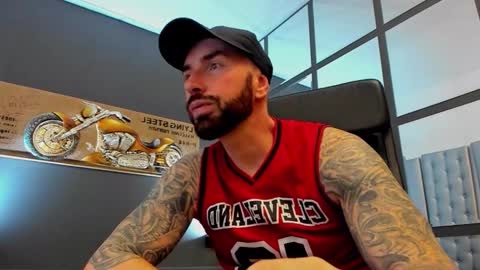 AronGrant online show from November 23, 11:43 am