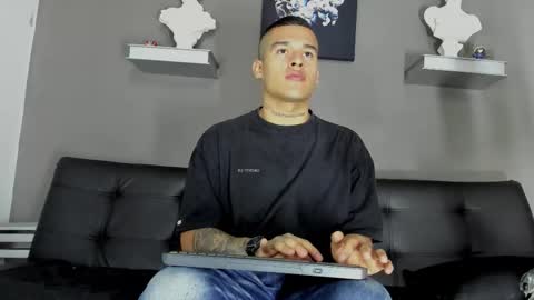 AROON HOT online show from February 3, 11:59 am