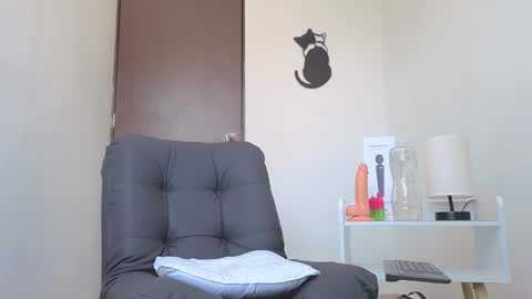Snapshot of arteemiis chatting on October 22, 12:09 pm   online show from October 22, 12:09 pm