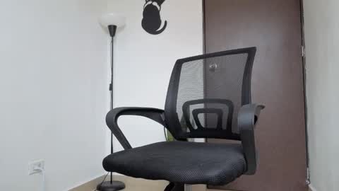   online show from March 11, 9:16 am