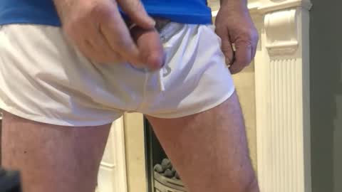 Snapshot of artybee chatting on October 19, 10:29 am artybee online show from October 19, 10:29 am