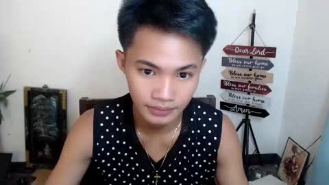 Snapshot of asian_lover05 chatting on October 24, 7:04 pm asian_lover05 online show from October 24, 7:04 pm