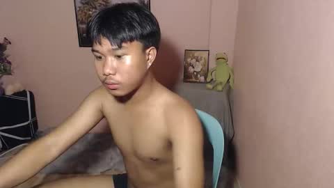 Snapshot of asian_prince_of_cock chatting on October 22, 9:02 am Prince online show from October 22, 9:02 am