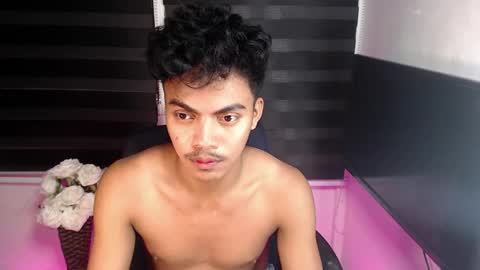 Fev online show from February 8, 2:04 am